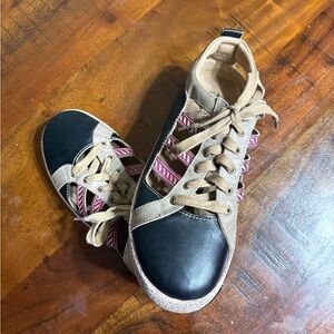 L'ATISTE Black, Tan, and Pink Women's Sneakers 42 (10 1/2)